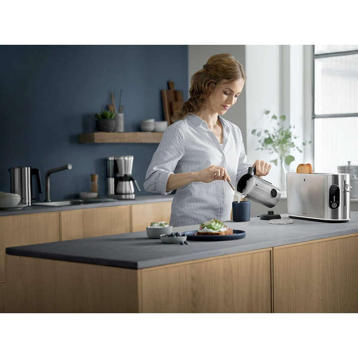 WMF Lono Silk: Електричний спінювач молока для капучино, лате та гарячого шоколаду (150-500 мл) з індукційним нагрівом та підсвіткою. Підходить для коров'ячого та рослинного молока.