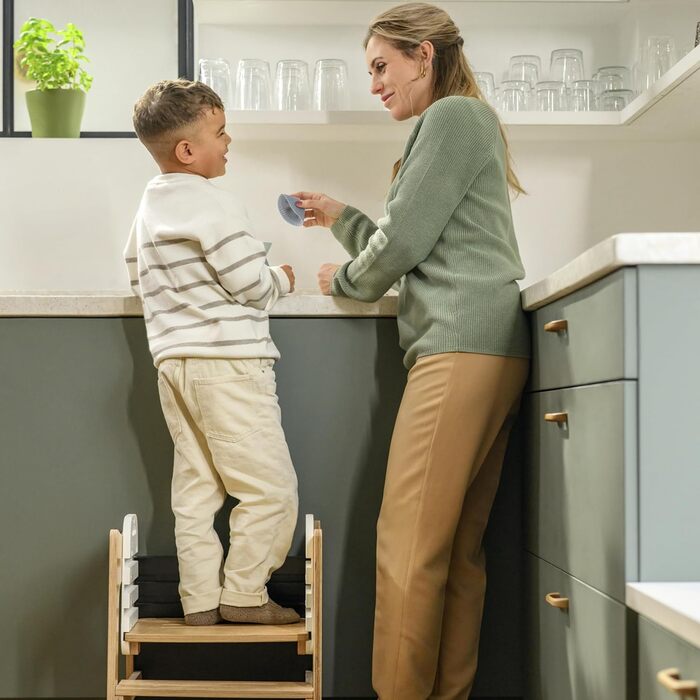 Дитяча Montessori-драбинка Maxi-Cosi Toucan 3-в-1 з дерева: помічник (лернтурм), стілець та стіл з інтегрованою дошкою, FSC-сертифікована натуральна деревина, навантаження до 150 кг