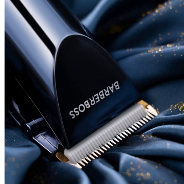 Професійна машинка для стрижки волосся та бороди BarberBoss QR-2091, акумуляторна, USB-зарядка, 2 швидкості, LED-дисплей, титаново-керамічне лезо