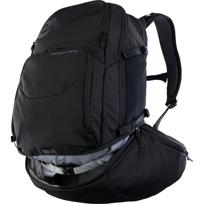 Рюкзак EVOC EXPLORER PRO 26л чорний – комфортний міський та туристичний рюкзак з системою вентиляції AIR FLOW CONTACT, гнучким поясом AIRO FLEX, відділенням для питної системи та дощовиком, преміум-якість
