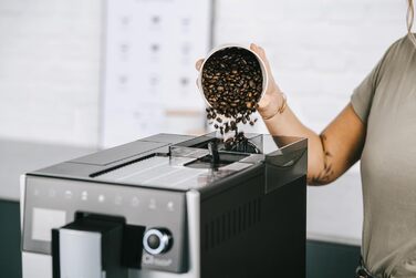 Кавоварка автоматична Melitta CI Touch з молочною системою, вбудованою кавомолкою та капучинатором, для еспресо й капучино, срібляста