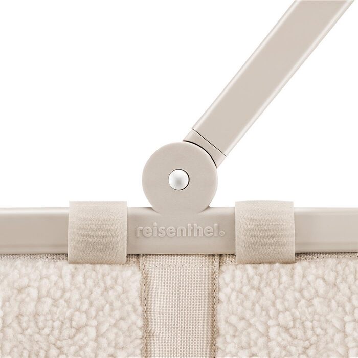 Сумка-шопер Reisenthel Carry Bag XS – Стабільний кошик XS формату з практичною внутрішньою кишенею, елегантний та водонепроникний дизайн (Teddy Sand)