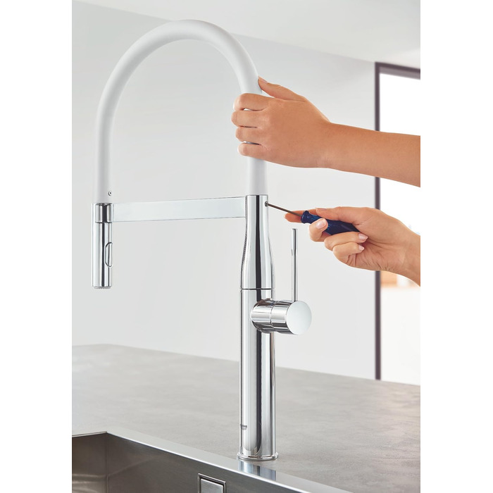 Змішувач кухонний GROHE Essence з витяжною душевою лійкою та магнітним кріпленням, 360° поворотний, для кухні, металевий, 30294000