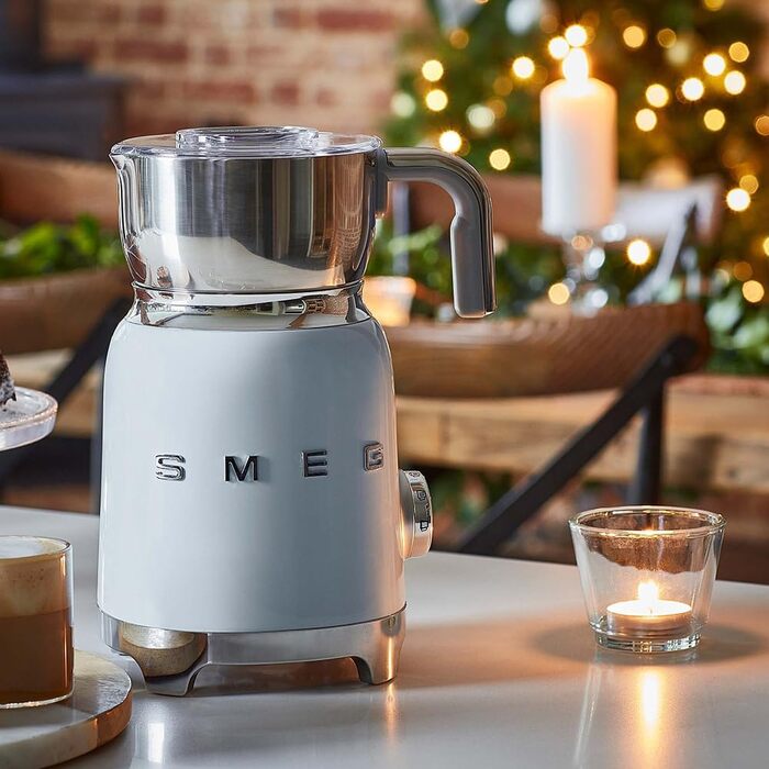 Молокозбивач SMEG MFF11PBEU 50's Style, пастельно-блакитний/чорний