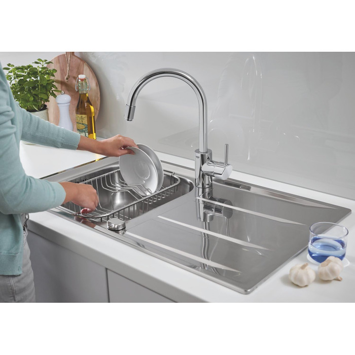 Змішувач кухонний GROHE Concetto з висувним душем, 360° поворотний, хром - 31483002
