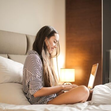 Настільна лампа Relaxdays з сенсорним керуванням, кругла, 27,5х18 см, E14, тканинний абажур, сріблясто-біла