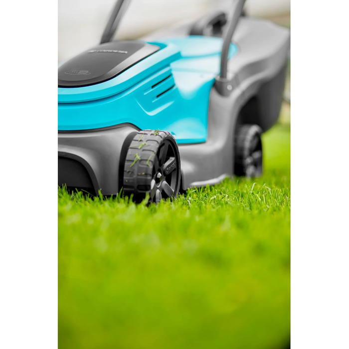 Акумуляторний газонокосарка Gardena PowerMax 37/36V P4A: комплект, до 350 м², ширина зрізу 37 см, об'єм травоспіральника 45 л, центральне регулювання висоти зрізу, двигун PowerPlus з Eco-режимом