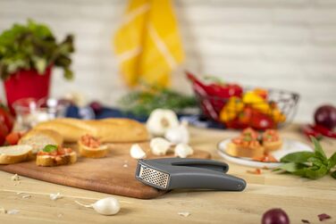 Прес для часнику KUHN RIKON Easy Clean, червоний, ергономічна ручка, легке очищення, дрібна нарізка