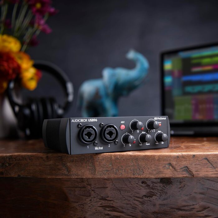PreSonus AudioBox 96: USB аудіоінтерфейс для запису, стрімінгу, подкастингу + Studio One Artist, Ableton Live Lite (Чорний)
