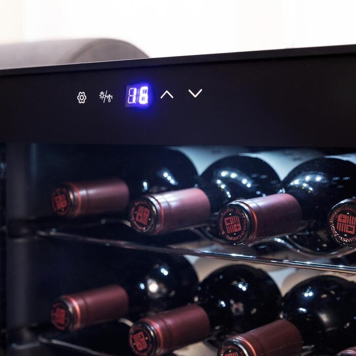 Холодильник для напоїв Cecotec Bolero GrandSommelier 2050 Black - 24 пляшки, компресорний, 5-18°C