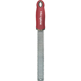Терка Microplane Zester гранатово-червона для цитрусових, пармезану, імбиру, шоколаду та мускатного горіха, нержавіюча сталь, 325x35x30 мм, вироблено в США