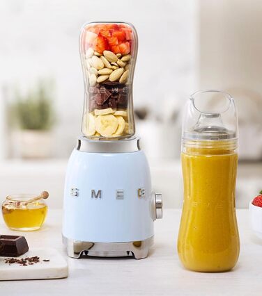 Блендер стаціонарний Smeg PBF01CREU Compact Creme, 300 Вт, 2 швидкості, 2 пляшки 600 мл, кремовий