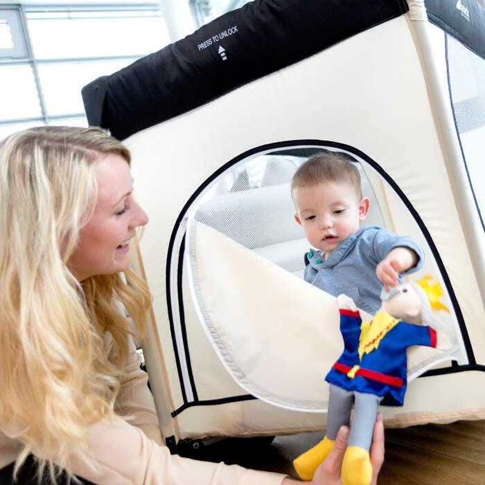 Дитяче дорожнє ліжечко Hauck Dream N Play Plus з транспортною сумкою, компактне складання, для немовлят і малюків від народження до 15 кг, бежево-сіре