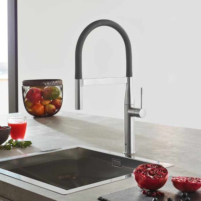 Змішувач кухонний GROHE Essence з висувним душем, поворотний 360°, хром - 30294000