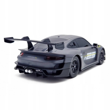 Радіокерована модель автомобіля Porsche 911 GT2 RS Clubsport 1:25 на пульті керування