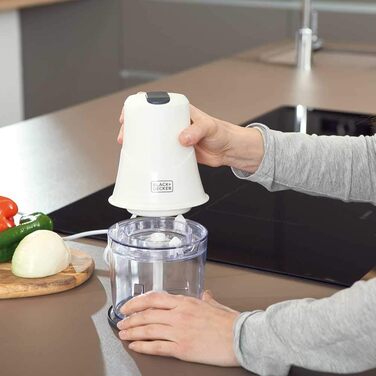 Подрібнювач BLACK+DECKER BXCH260E, 260 Вт, 500 мл, 2 швидкості, нержавіюча сталь, білий, для змішування та подрібнення, з кришкою для зберігання