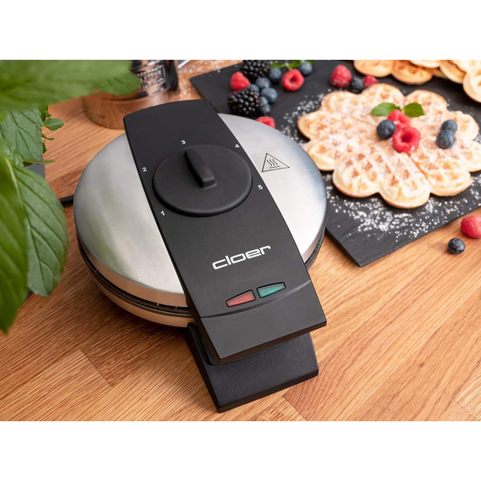Електрична вафельниця Cloer 1639SR, серцева форма 15,5 см, подвійне антипригарне покриття, стійка до цукру, 930 Вт, індикатор готовності, вертикальне зберігання, корпус із нержавіючої сталі