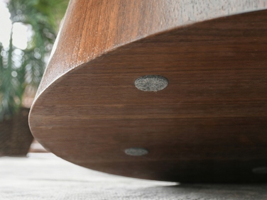 Журнальний стіл Mebel-Partner овальний, 110 x 60 x 40,5 см, колір: горіх