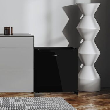 Міні-холодильник Cecotec Bolero CoolMarket TT 31 Dual Black, 31 л, з функцією охолодження та заморожування, механічне керування, знімна полиця, чорний
