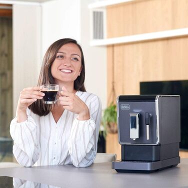 Кавоварка автоматична BLACK+DECKER BXCO1470E, 1470 Вт, 19 бар, сенсорна панель, налаштування напоїв, знімний носик, для меленого зерна, чорна