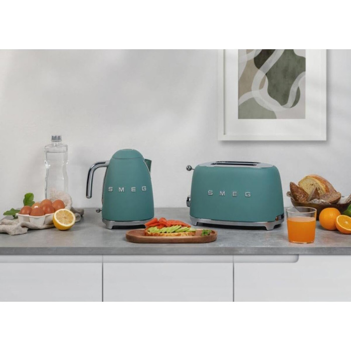 Електрочайник Smeg KLF03EGMEU смарагдовий, стиль 50-х, 1,7 л