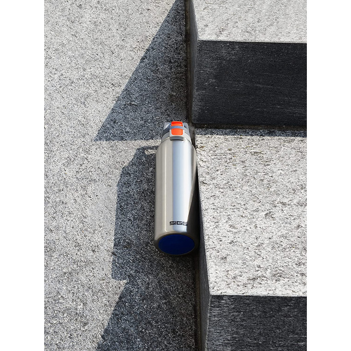 Термопляшка Sigg Hot & Cold ONE Light 0,55 л сіра