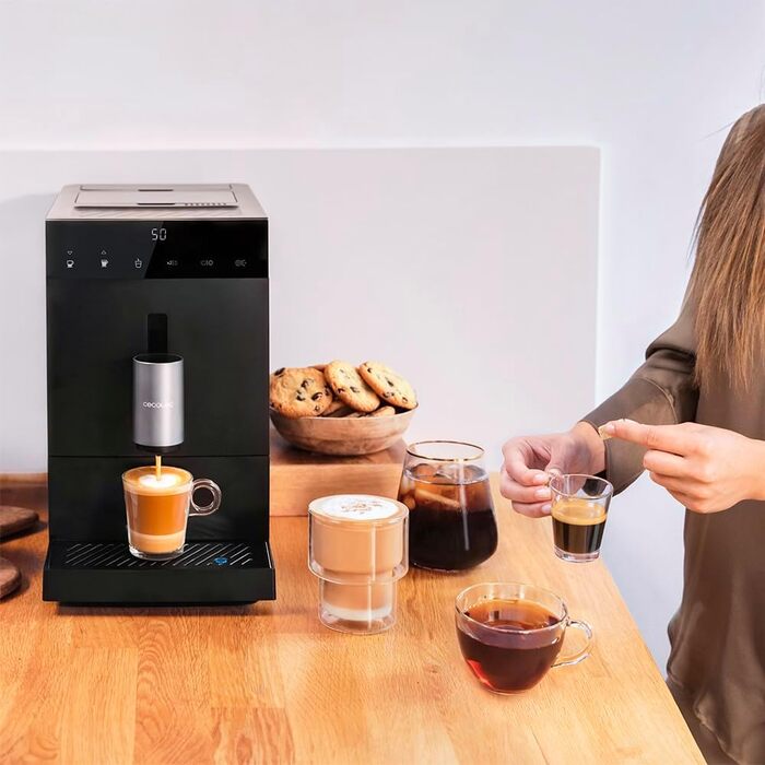 Кавомашина автоматична Cecotec Cremmaet Compact Steam 1350 Вт, 19 бар, з вбудованою кавомолкою та резервуаром 1.1 л