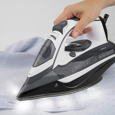 Парова праска BLACK+DECKER BXIR2802E, 2800 Вт, пластик, 370 мл, біла