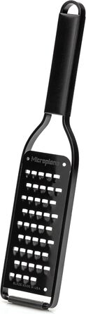 Терка кухонна Microplane Grob з нержавіючої сталі, Made in USA, для сиру, моркви, імбиру, кокосу та хріну, серія Black Sheep (чорна, дуже груба)