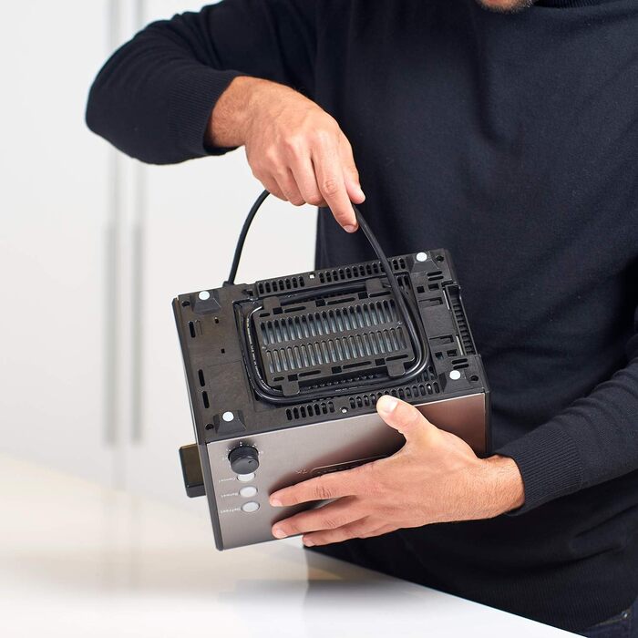 Тостер BLACK+DECKER BXTO900E 900 Вт, нержавіюча сталь, 2 надширокі слоти 42x137 мм, 7 рівнів підсмажування, автоцентрування, функції: стоп, підігрів, розморожування