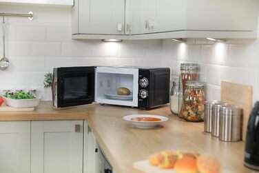 Мікрохвильова піч Russell Hobbs RHMM701C Solo 17л, 700 Вт, чорна: розморожування, таймер, 5 рівнів потужності