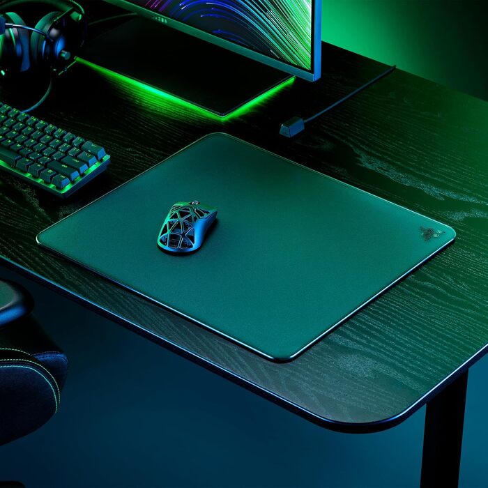Скляний килимок для миші Razer Atlas — преміум ігровий килимок із загартованого скла, мікрогравірована гладка поверхня, стійкість до бруду та подряпин, чорний (450 x 400 x 5 мм)