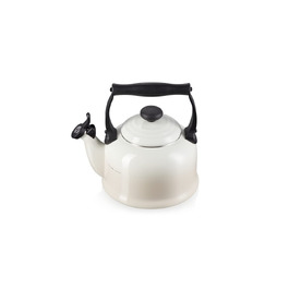 Емальований чайник Le Creuset Tradition, сталевий, 2.1 л, колір Meringue
