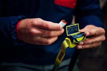 Ліхтар налобний Petzl Tikka для дорослих, зелений