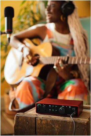 Аудіоінтерфейс Focusrite Scarlett 2i2 4-го покоління USB