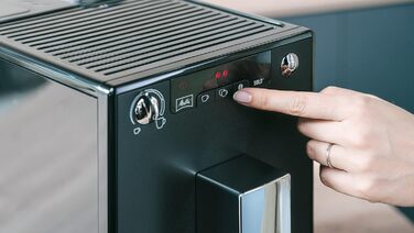 Кавова машина Melitta Solo E950-444, матова чорна, з фільтрами Pro Aqua (3 шт.), захист від накипу, просте обслуговування
