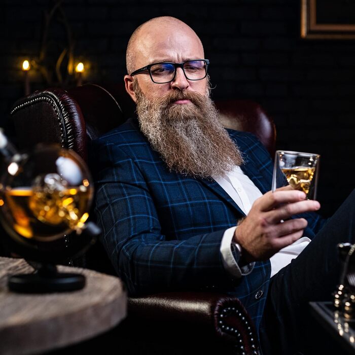 Подарунковий набір для віскі Whisiskey: декантер-череп 900 мл, склянки, камені, аксесуари у подарунковій коробці