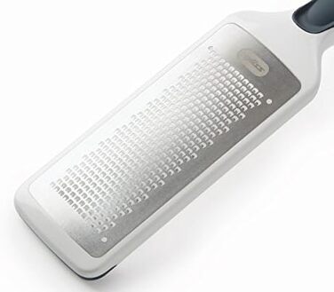 Терка для сиру Zyliss E900035, пластик/нерж. сталь, біло-сіра, дрібна, кухонна, з кислотно-травленою поверхнею для ідеального натирання