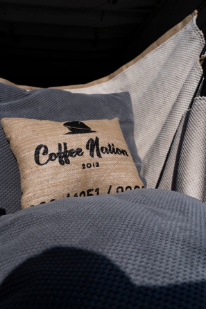 Сталевий стійка-підставка POTENZA GAZELA з підвісним кріслом-гамаком COFFEE та подушками