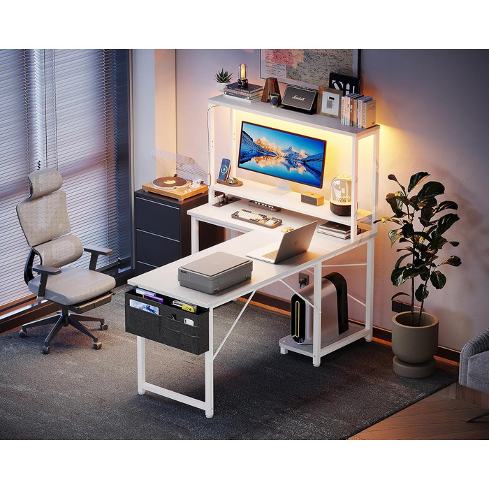 Ігровий стіл Coleshome L-подібної форми з LED підсвічуванням та розетками, 110x80 см. Реверсивний стіл з полицями для зберігання, ігровий кутовий стіл з сумкою для дому та геймінгу.