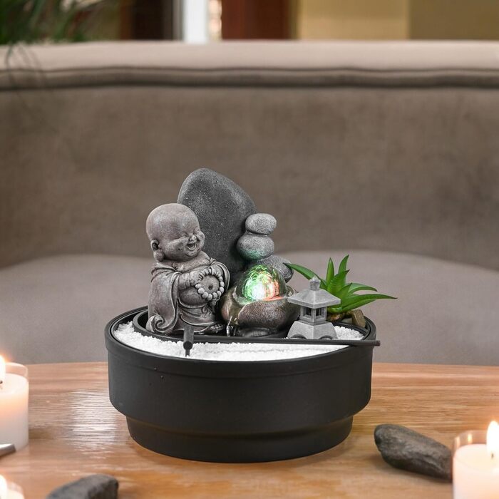 Настільний фонтан-дзен сад Sikhi Zen'Light з фігуркою Будди, кольоровою LED-підсвіткою та білим піском, 21 см — Декоративний фонтан для релаксації та інтер'єру