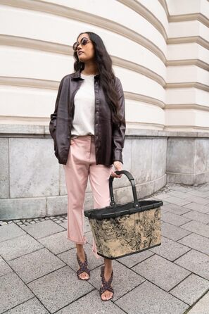 Сумка-шопер Reisenthel Carry Bag – стабільний кошик для покупок з великим об'ємом та практичною внутрішньою кишенею. Елегантний та водостійкий дизайн (Jacquard Brown, Single)