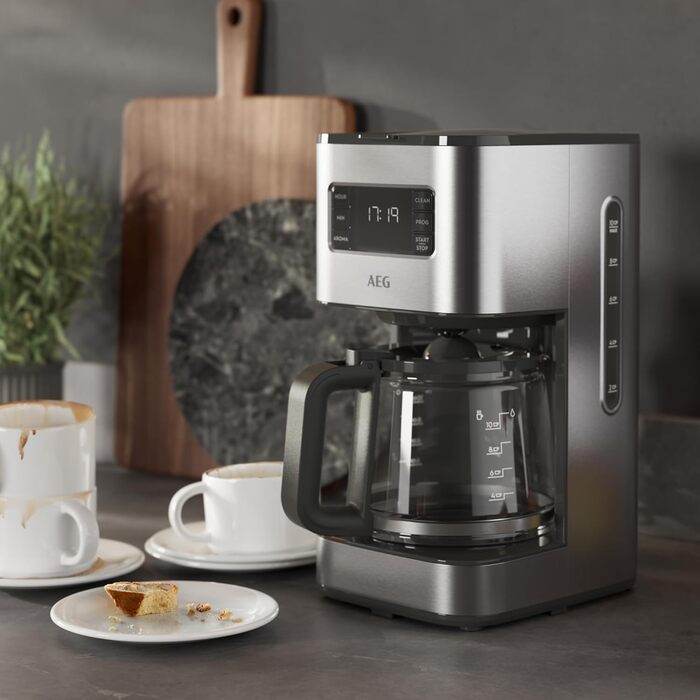Кавоварка AEG CM5-1-6ST Deli 5, 1,5 л, нержавійка, програмований таймер, підтримка тепла, захист, індикатор рівня води, антикрапельна функція
