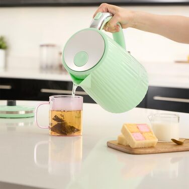 Електричний чайник Russell Hobbs Eden 27362-70, 1.7 л, 2400 Вт, колір фісташковий, нержавіюча сталь, з фільтром від накипу та індикатором рівня води