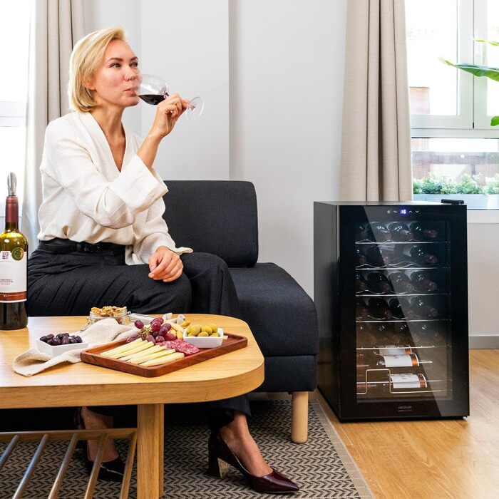 Холодильник для напоїв Cecotec Bolero GrandSommelier 2050 Black - 24 пляшки, компресорний, 5-18°C