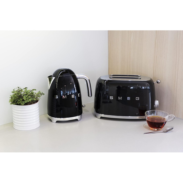 Тостер Smeg TSF01CREU 2-слотовий, чорний - 6 рівнів підсмажування, функція розморожування та підігріву, 950 Вт