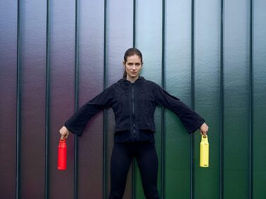 Термос-бутилка SIGG Hot & Cold One з ситечком, 0.55 л, ізольована, нержавіюча сталь 18/8, BPA-free, для чаю та напоїв, Scarlet