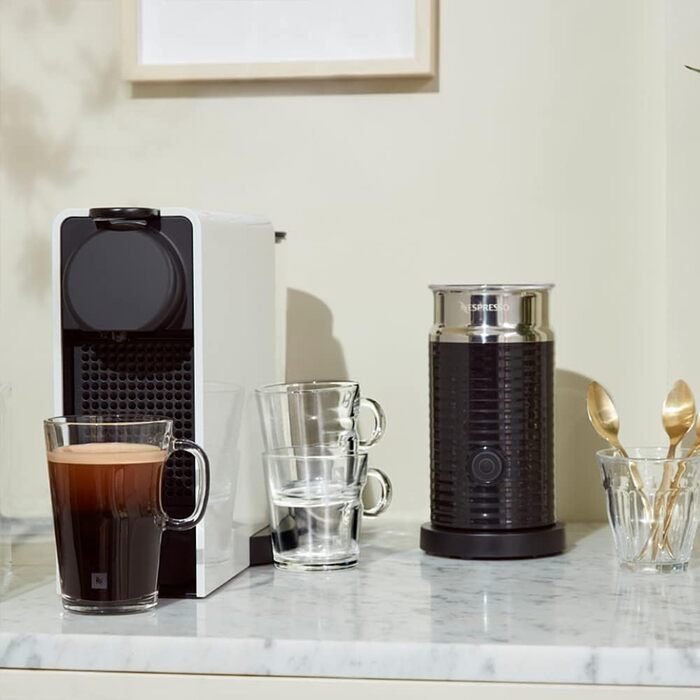NESPRESSO Aeroccino 3 електричний спінювач молока, 120 мл кремової піни, 240 мл гарячого молока, чорний