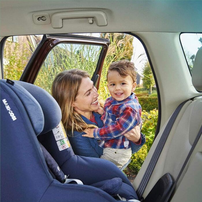 Дитяче автокрісло Maxi-Cosi Pearl Smart i-Size, для дітей 6 міс-4 роки, 9-18 кг, 67-105 см, встановлення вперед/назад, чорний